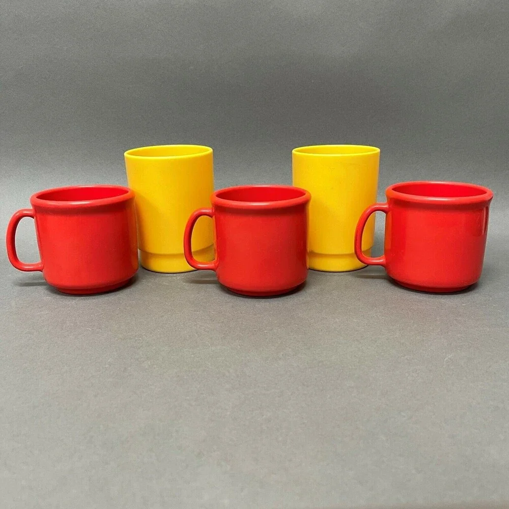 Kids Travel Plastic‎ Cups Glasses Red Yellow Lot of 5